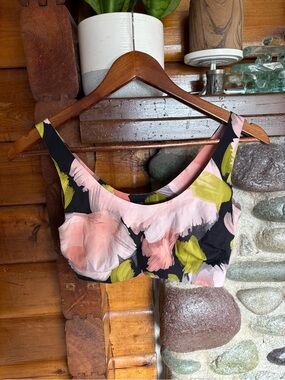 Knix Floral Wireless Bra Size Large Pink Green Black Comfort Bra